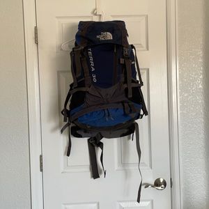 Men’s North Face backpacking pack, Terra 30 liter